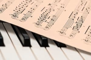 Read more about the article Realizzare l’Arrangiamento e l’Interpretazione di un brano musicale